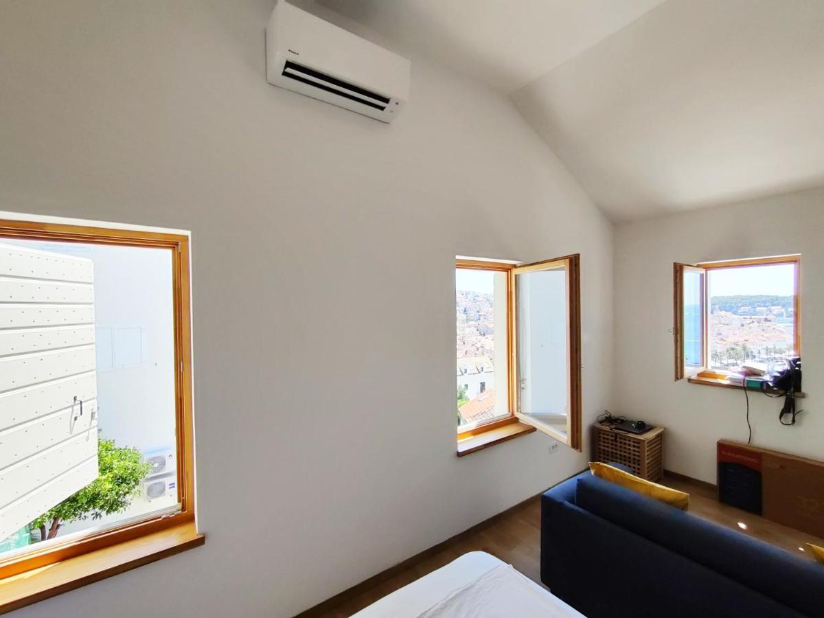 Brand New Apt W Balcony & Perfect Seaview At Center Đảo Hvar Ngoại thất bức ảnh