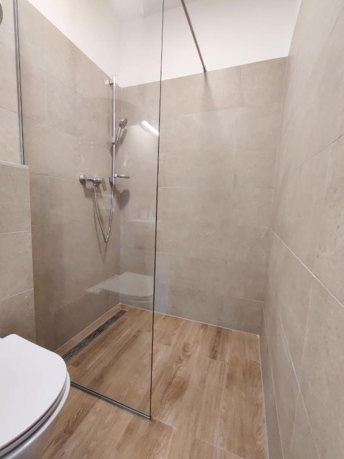Brand New Apt W Balcony & Perfect Seaview At Center Đảo Hvar Ngoại thất bức ảnh