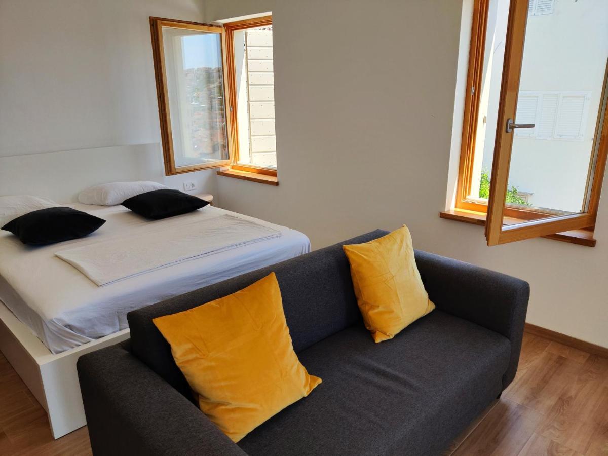 Brand New Apt W Balcony & Perfect Seaview At Center Đảo Hvar Ngoại thất bức ảnh
