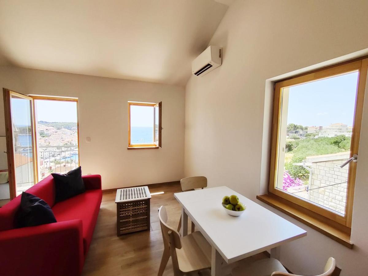 Brand New Apt W Balcony & Perfect Seaview At Center Đảo Hvar Ngoại thất bức ảnh
