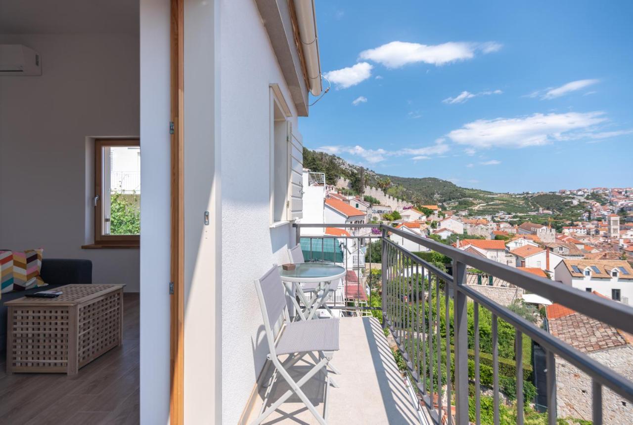 Brand New Apt W Balcony & Perfect Seaview At Center Đảo Hvar Ngoại thất bức ảnh