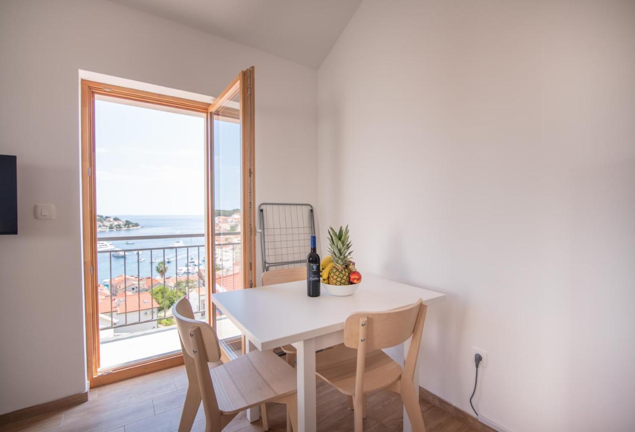 Brand New Apt W Balcony & Perfect Seaview At Center Đảo Hvar Ngoại thất bức ảnh