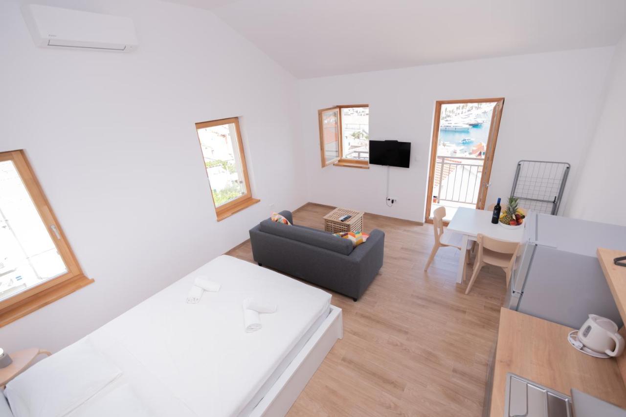 Brand New Apt W Balcony & Perfect Seaview At Center Đảo Hvar Ngoại thất bức ảnh